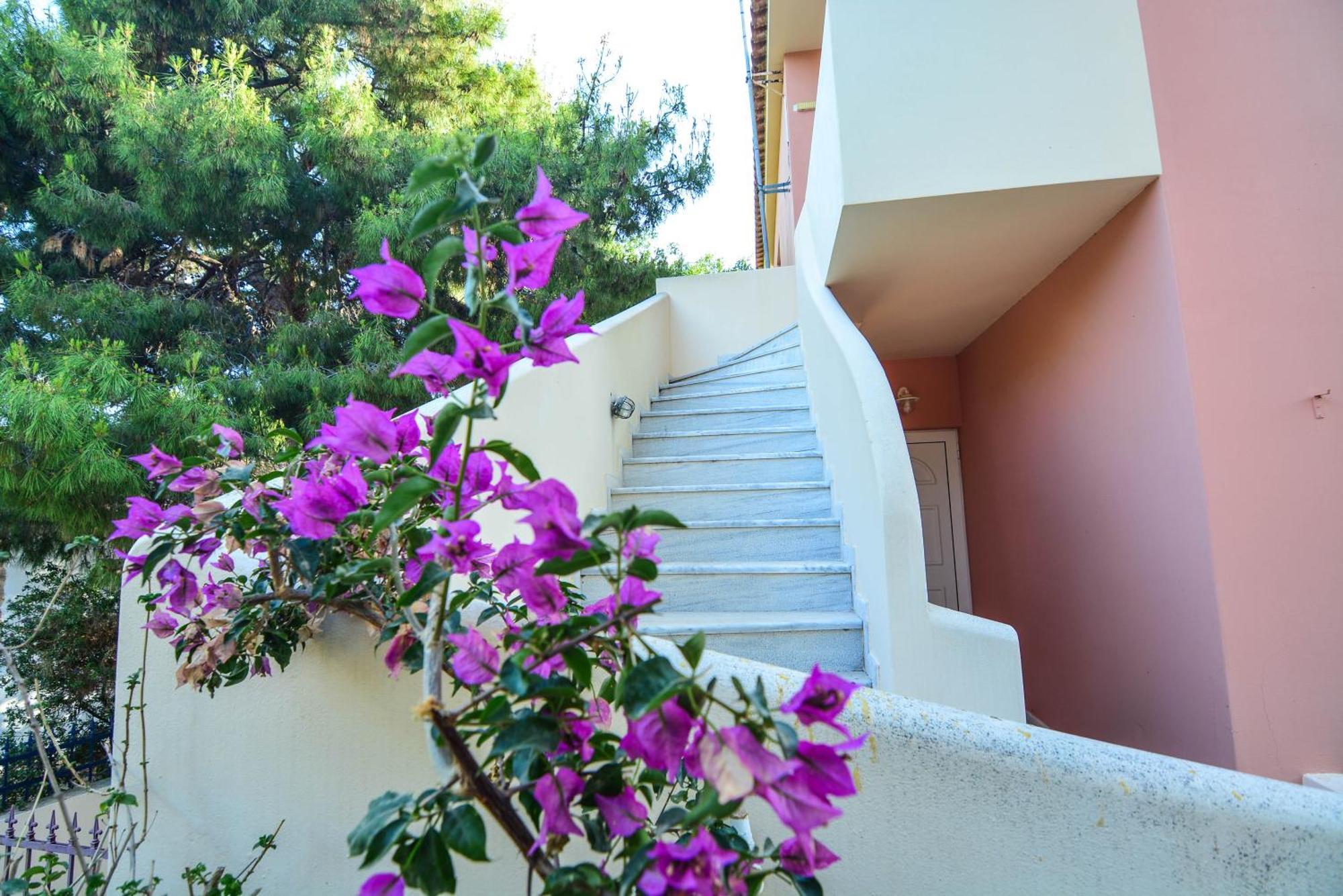 Epavlis Apartments Porto Heli Exterior photo