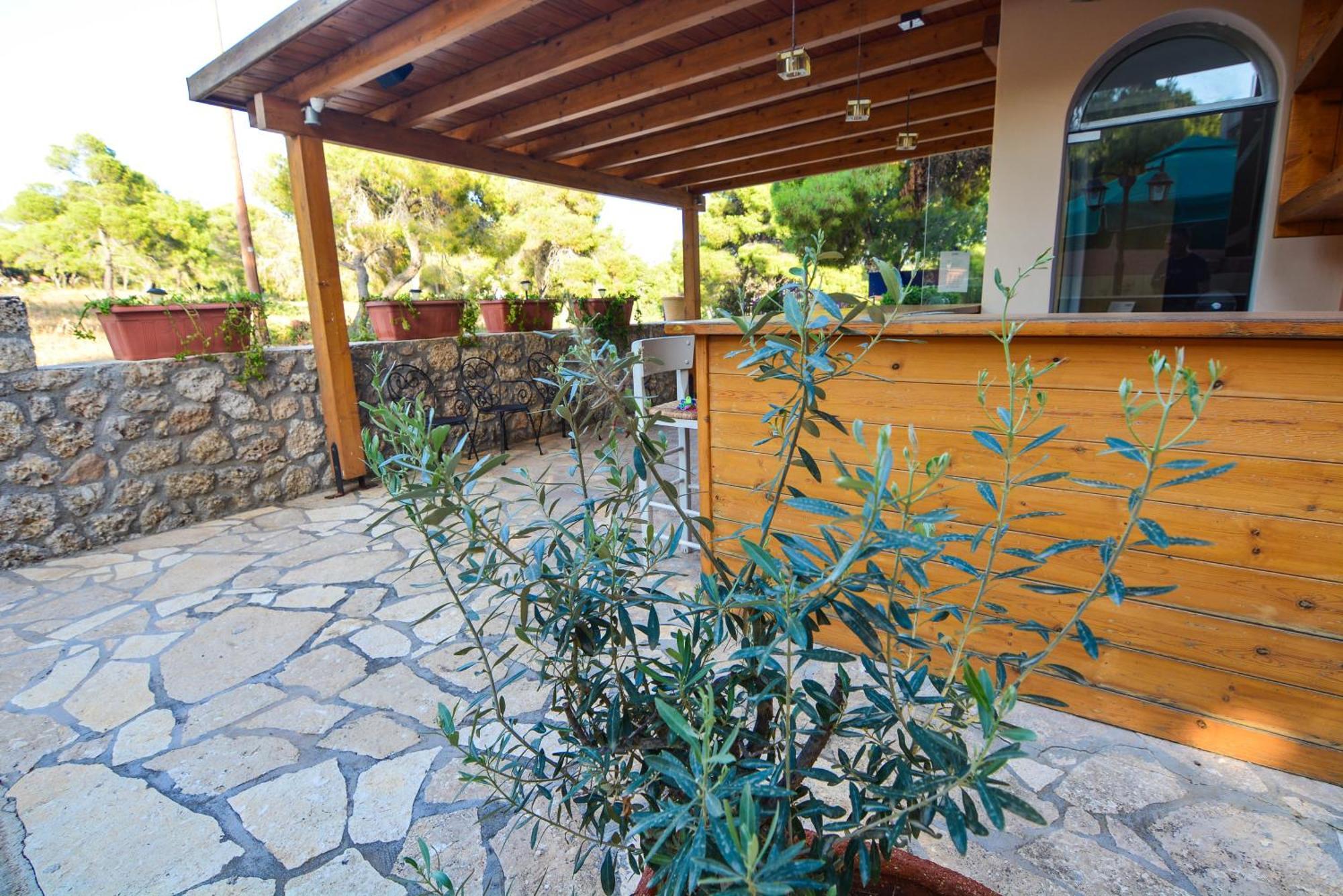 Epavlis Apartments Porto Heli Exterior photo