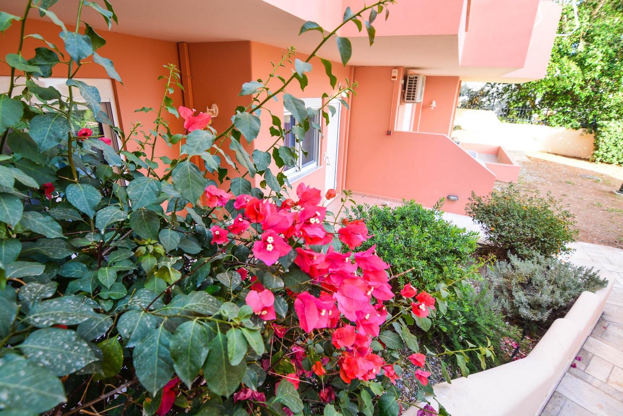 Epavlis Apartments Porto Heli Exterior photo