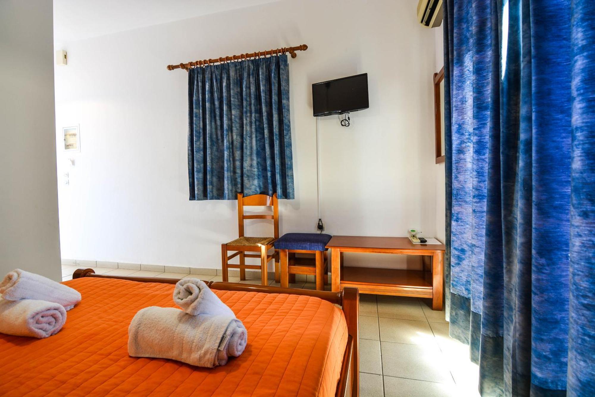 Epavlis Apartments Porto Heli Exterior photo