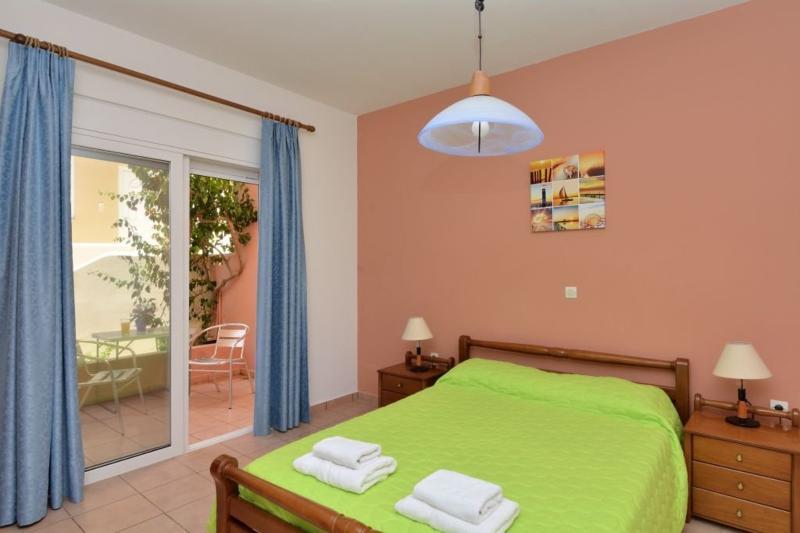 Epavlis Apartments Porto Heli Exterior photo